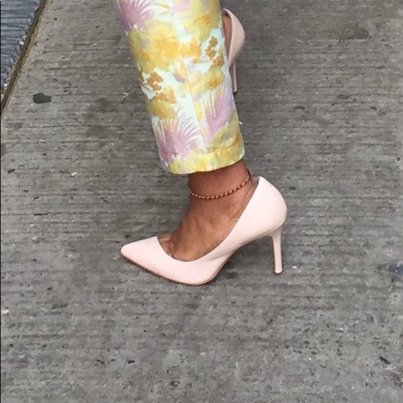 BCBG nude Pumps - Picture 5 of 7